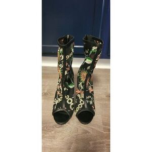 Cape Robbin Black Floral Embroidered Peep-Toe Ankle Boots